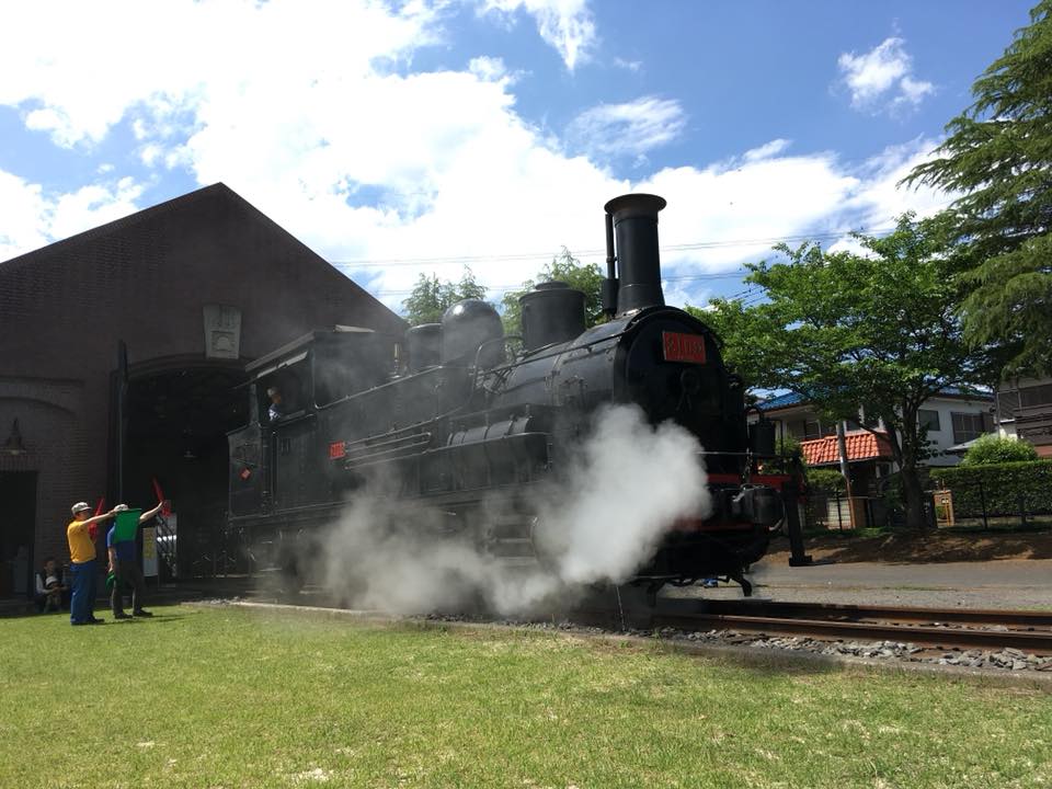 日本工業大学内に動態保存された蒸気機関車