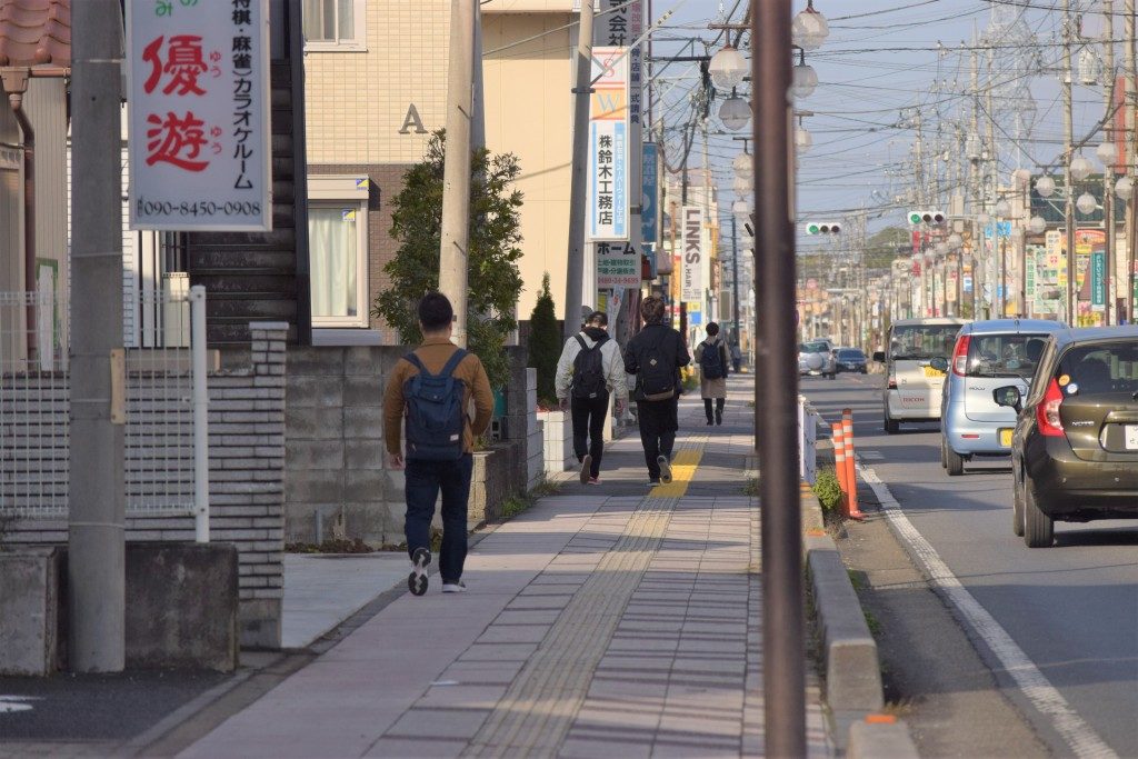 学園通りの通学風景