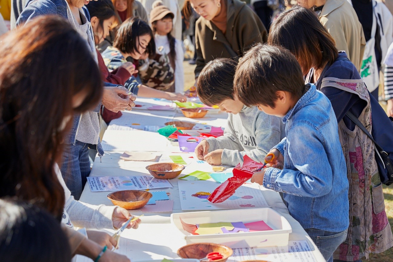 ワークショップに参加する子どもたち